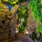 Jungle Love Room